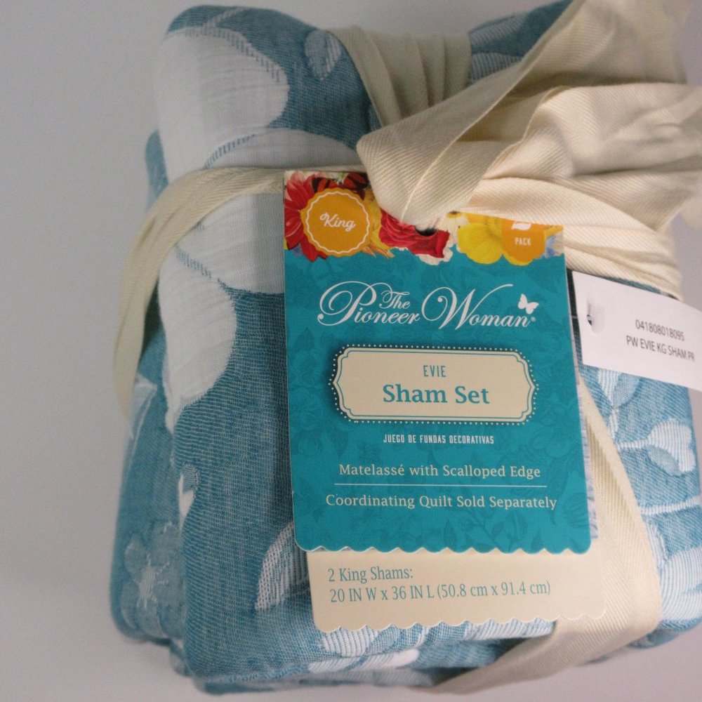Pioneer Woman Evie Pillow Sham Set King Size 2Pc Reversable Matelassé Floral - Picture 3 of 10